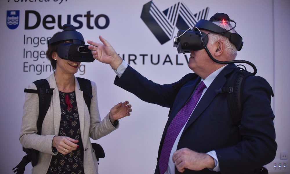 VIROO: Virtualware Immersive Room