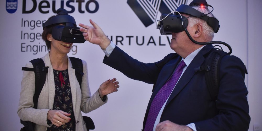 VIROO: Virtualware Immersive Room